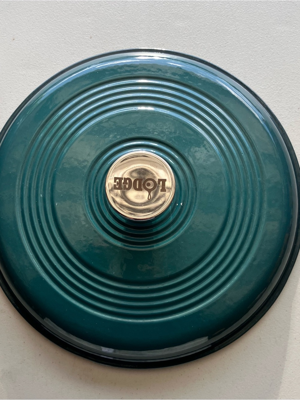 6Qt Lodge Enameled Dutch Oven in Teal - Picture 2 of 4